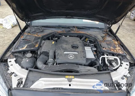 2016 Mercedes-Benz C 300 Sport 4Matic z USA, uszkodzony, nr VIN 55SWF4KB2GU100447